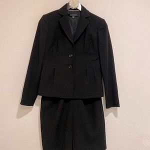 Anne Klein black womens suit, 2 piece suit, size 2P, skirt suit